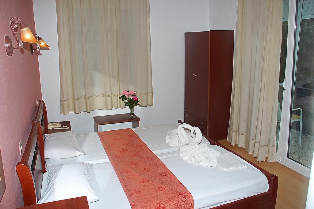 Kristal Hotel Prinos  Bilik gambar